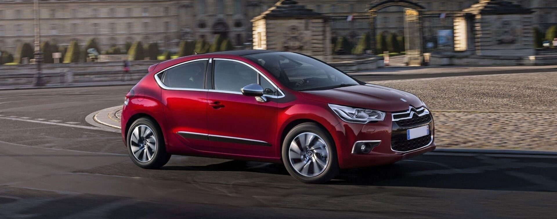 2010_citroen_ds4_138_1
